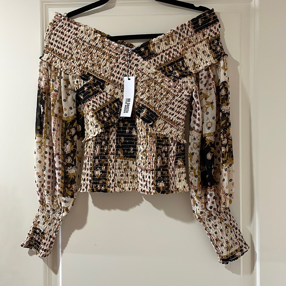 NWT BB Dakota by Steve Madden Notice Me Top size small